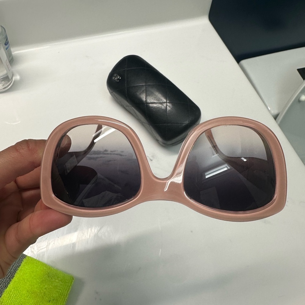 CHANEL Pink and Black Oversized Sunglasses - Picture 10 of 15